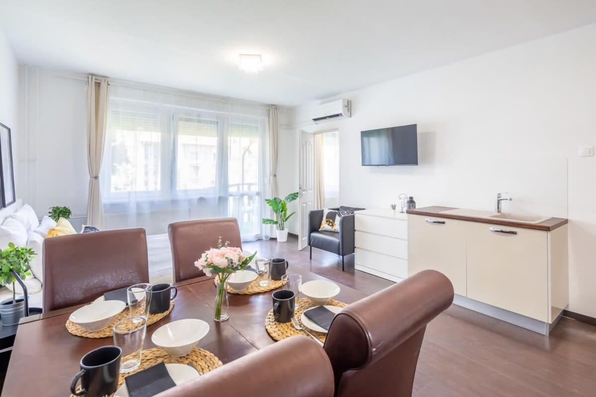 Sunny Balcony - Cute And Cozy Apartment Budapest Exterior photo