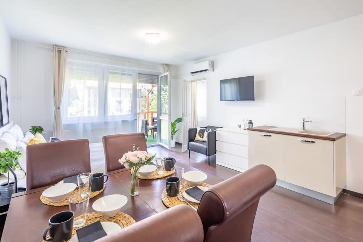 Sunny Balcony - Cute And Cozy Apartment Budapest Exterior photo